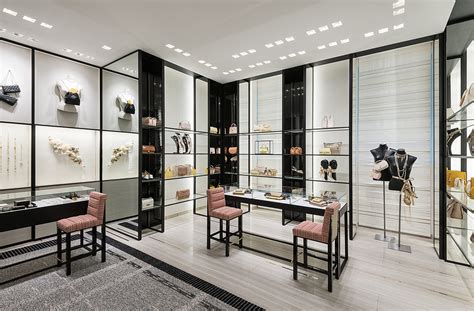 Chanel boutique canada